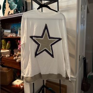 White Star Graphic Long Sleeve Shirt